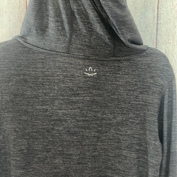 NWT Beyond Yoga ruched tunic hoodie - Picture 7 of 8